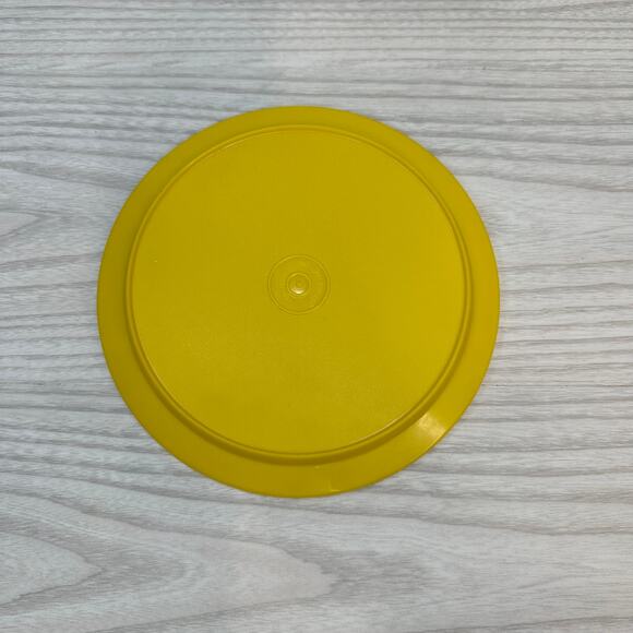 Tupperware Vtg 1207-43 Yellow Replacement Seal N Serve Duo Seal Lid 7" Round - Picture 1 of 4